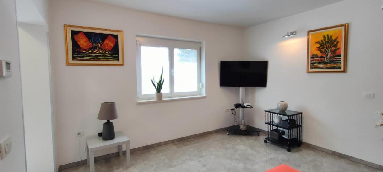 בפורטורוז Classy Apartment With Garden View Laura מראה חיצוני תמונה